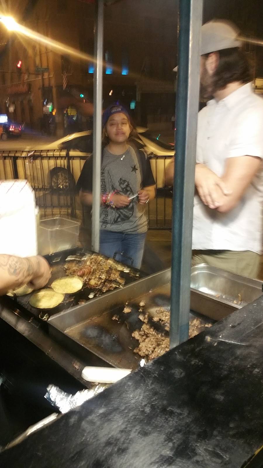 Flash Taco | restaurant | 1570 N Damen Ave, Chicago, IL 60622, USA | 7737721997 OR +1 773-772-1997