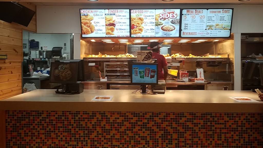 Popeyes Louisiana Kitchen | restaurant | 8817 Woodyard Rd, Clinton, MD 20735, USA | 3018563390 OR +1 301-856-3390