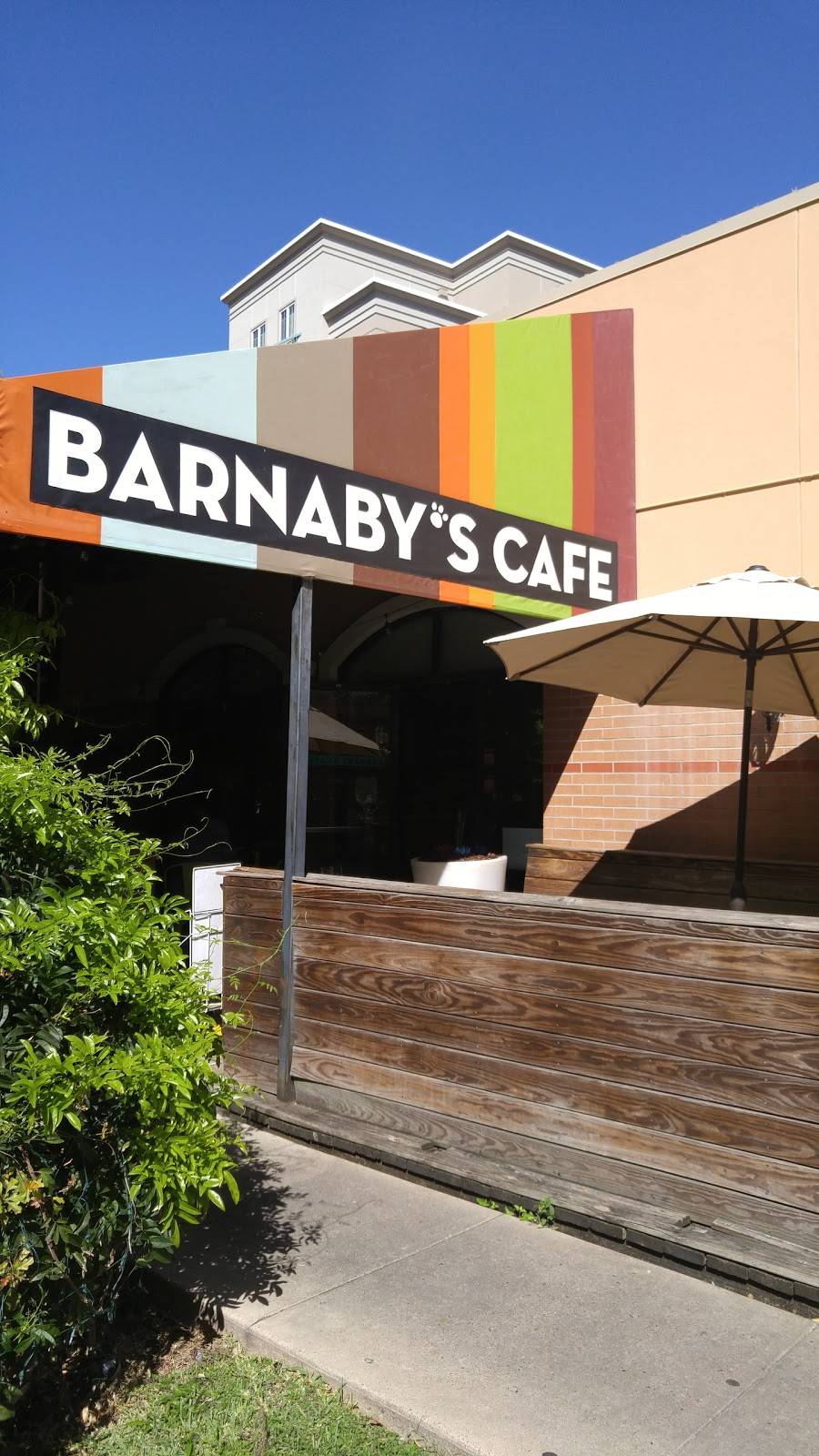 Barnabys Cafe | meal takeaway | 5750 Woodway Dr, Houston, TX 77057, USA | 7132660046 OR +1 713-266-0046