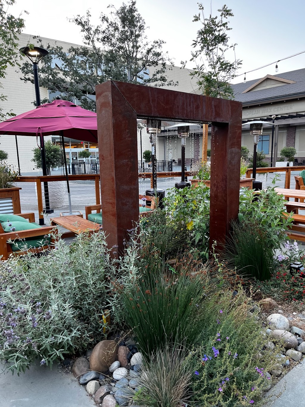 Ounces Outdoors | restaurant | 5800 Northgate Dr, San Rafael, CA 94903, USA | 8777470383 OR +1 877-747-0383