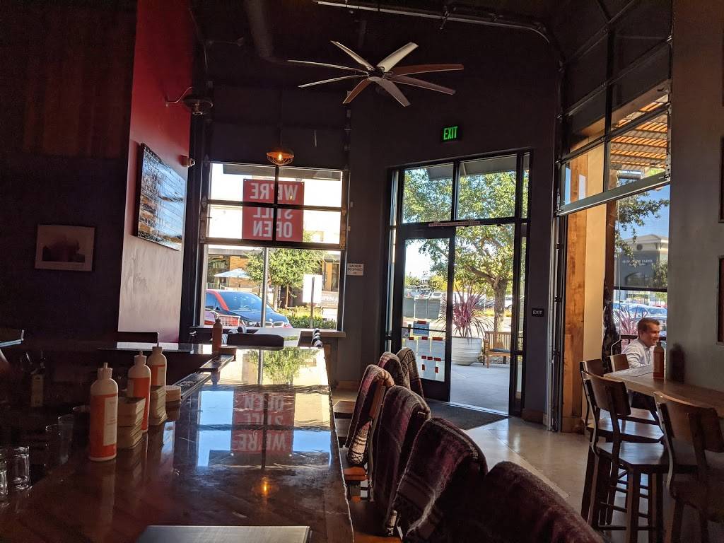 Bantams Roost | restaurant | 2628 Gateway Rd #120, Carlsbad, CA 92009, USA | 8582457166 OR +1 858-245-7166