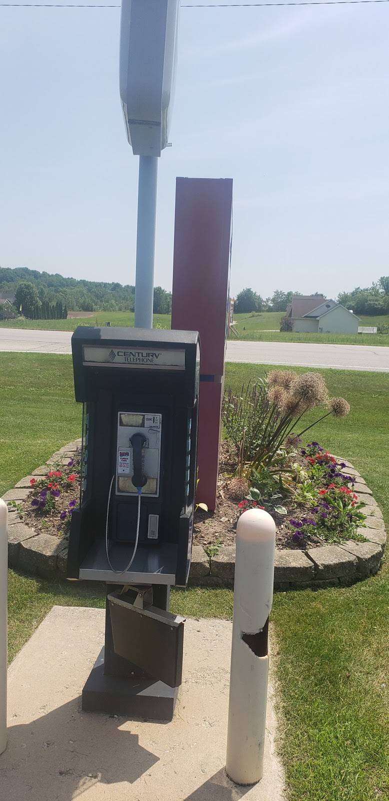 Village Kitchen | restaurant | 101 Old Orchard Ave, Casco, WI 54205, USA | 9208377333 OR +1 920-837-7333