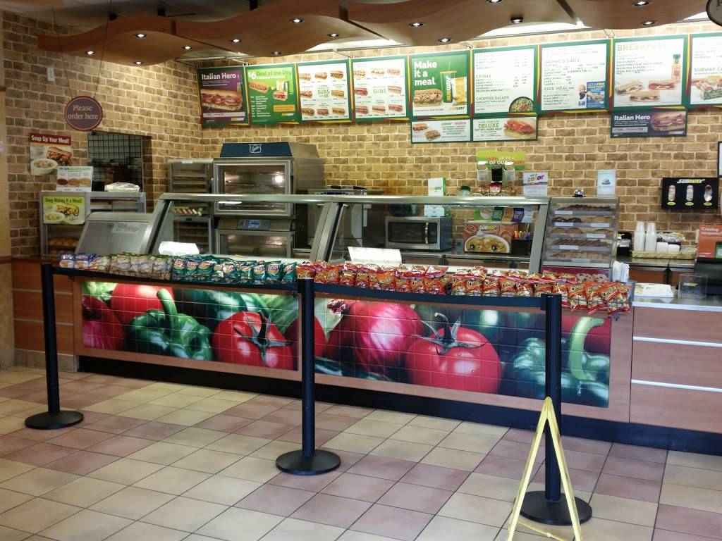 Subway Restaurants | restaurant | 2255 S Grand Blvd, St. Louis, MO 63104, USA | 3147711192 OR +1 314-771-1192