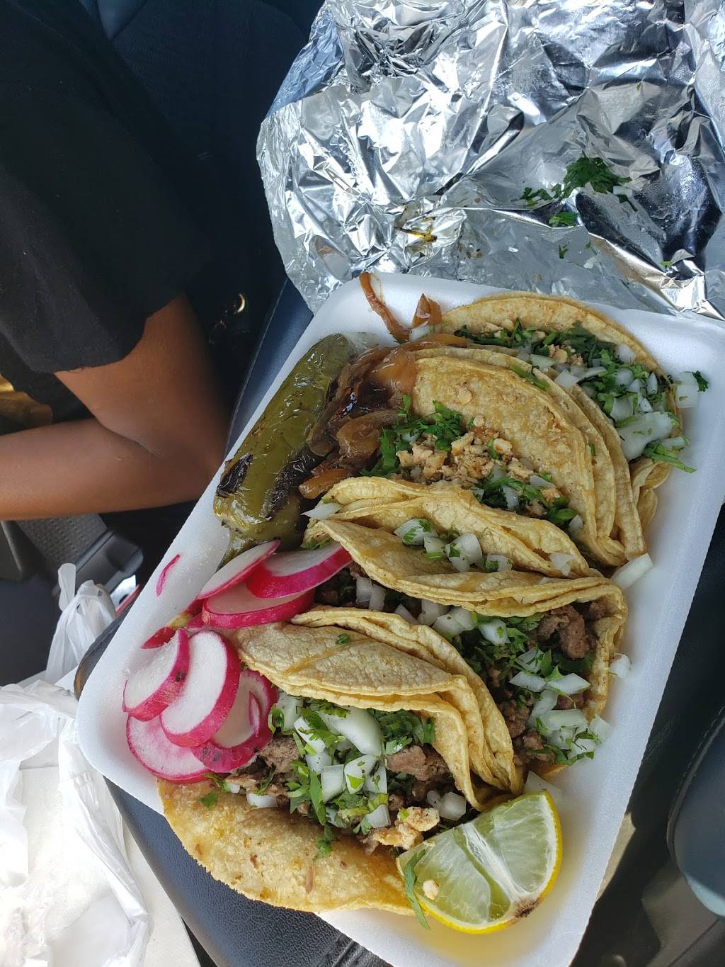 El Taco Veloz | restaurant | 6172 Toledo St, Detroit, MI 48209, USA | 3136630982 OR +1 313-663-0982