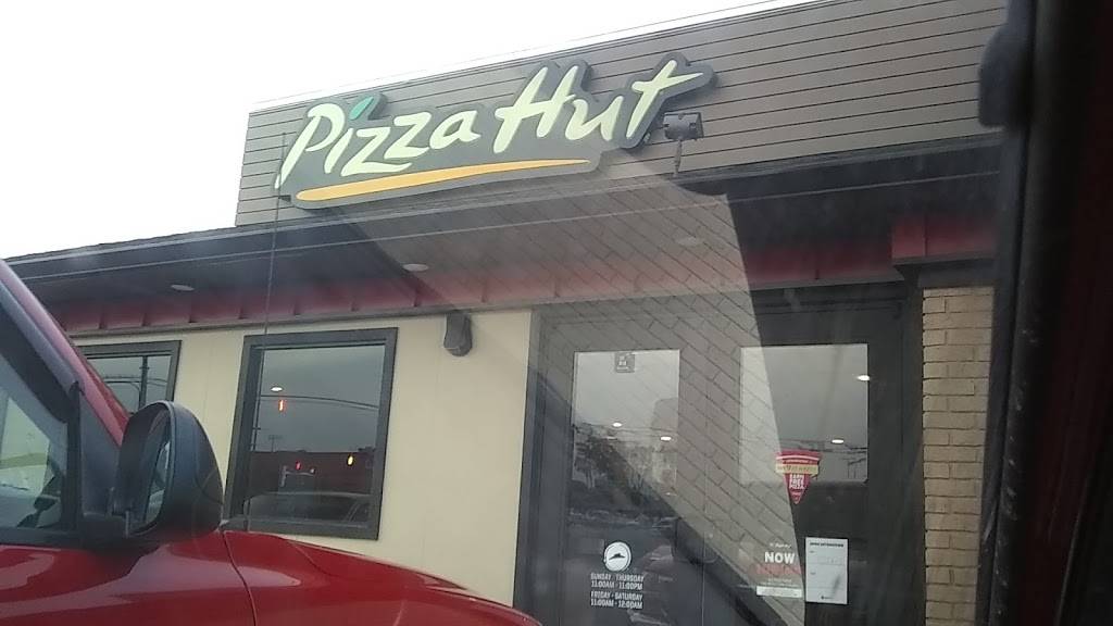 Pizza Hut | restaurant | 1105 N Young Blvd, Chiefland, FL 32626, USA | 3524937655 OR +1 352-493-7655