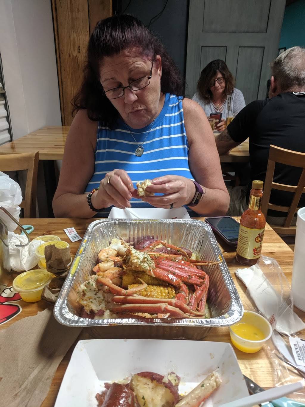 Krabby Daddys | restaurant | 120 Mississippi Ave, Crystal City, MO 63019, USA | 6366381173 OR +1 636-638-1173