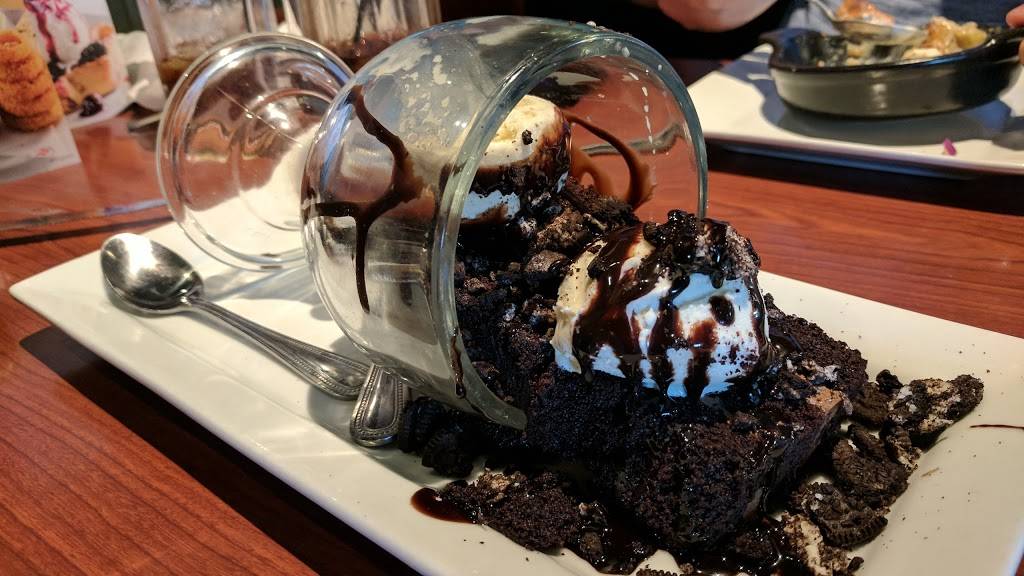 Ruby Tuesday | restaurant | 7 Corvette Dr, Litchfield, IL 62056, USA | 2173242808 OR +1 217-324-2808