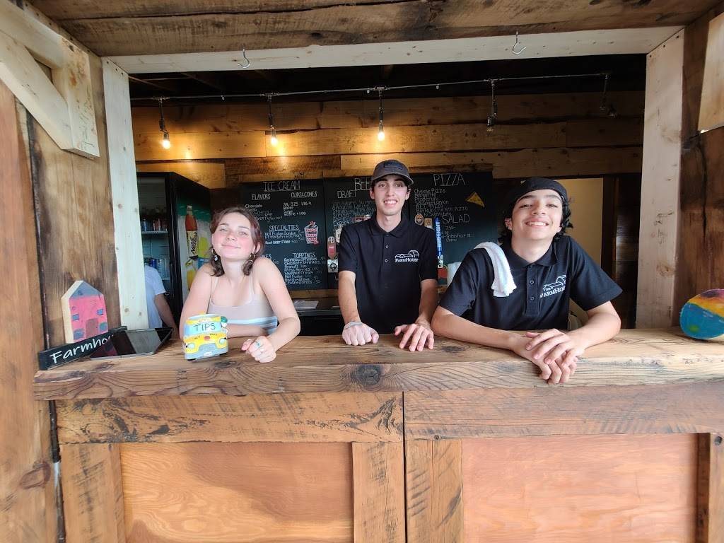 The Farmhouse Beer Garden | restaurant | 926 Farmington Falls Rd, Rte 2, Farmington, ME 04938, USA | 2075784353 OR +1 207-578-4353