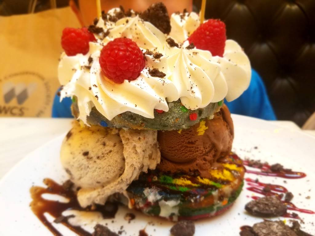 Sugar Factory Upper West Side | restaurant | 1991 Broadway, New York, NY 10023, USA | 2124148700 OR +1 212-414-8700