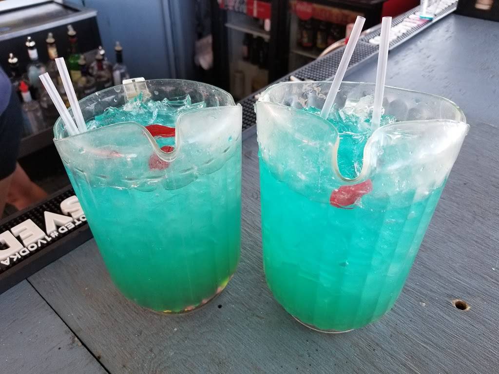 Boathouse Food & Deck | restaurant | 601 N Shore Dr, St Charles, MO 63301, USA | 6362503300 OR +1 636-250-3300