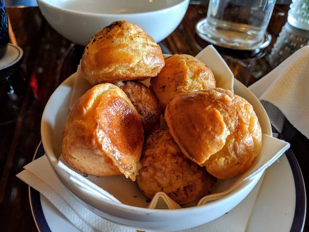 Bullion | restaurant | 400 S Record St, Dallas, TX 75202, USA | 9726984250 OR +1 972-698-4250