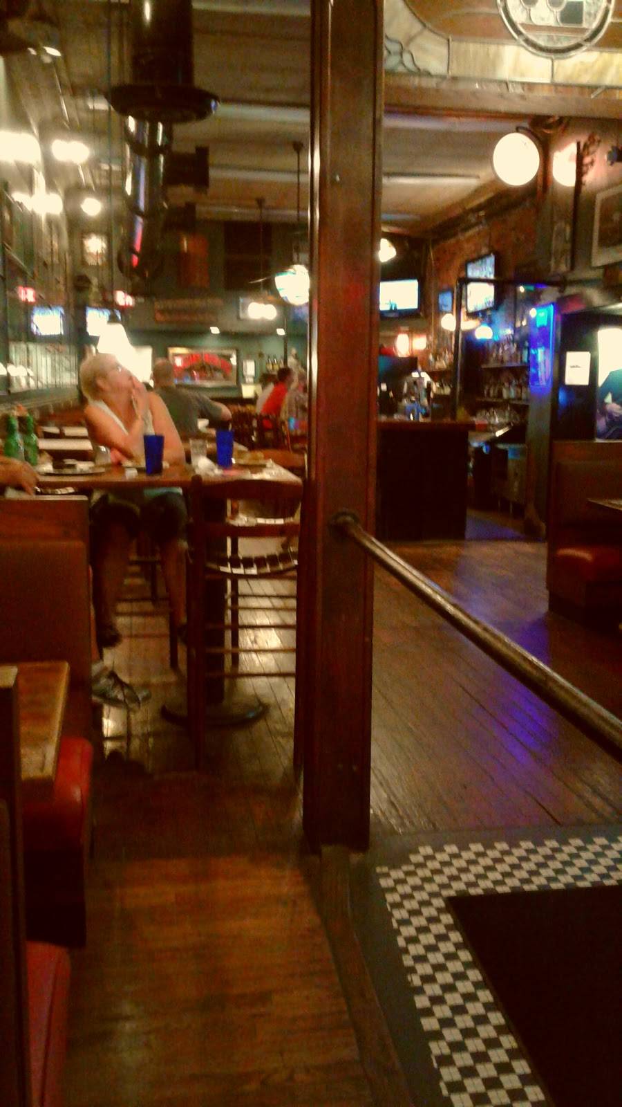 Local Joes Tap & Grill | restaurant | 135 S Steele St, Sanford, NC 27330, USA | 9197085957 OR +1 919-708-5957