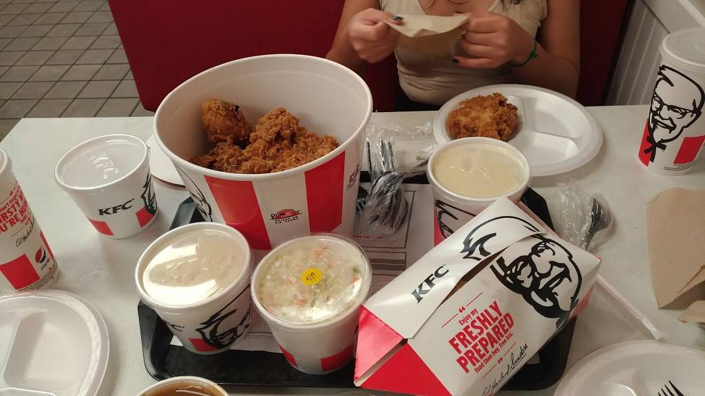 KFC | restaurant | 5780 Central Florida Pkwy, Orlando, FL 32821, USA | 4072385464 OR +1 407-238-5464