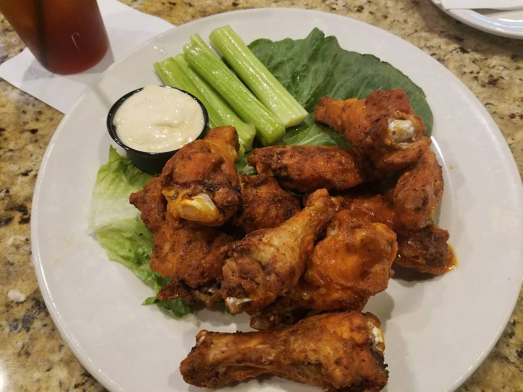 Peppers Italian Restaurant & Bar | restaurant | 175 Town Center Rd, King of Prussia, PA 19406, USA | 6102652416 OR +1 610-265-2416