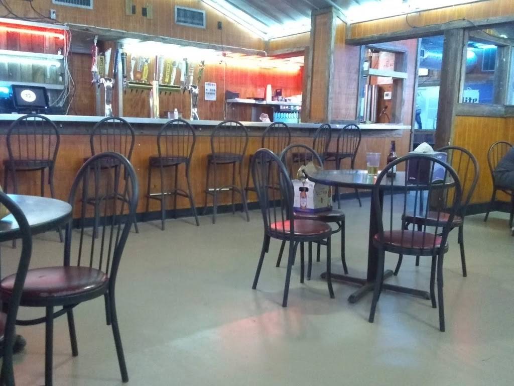 Buckets Burgers & Beer Garden | restaurant | 2014 S WW White Rd, San Antonio, TX 78222, USA | 2102512232 OR +1 210-251-2232