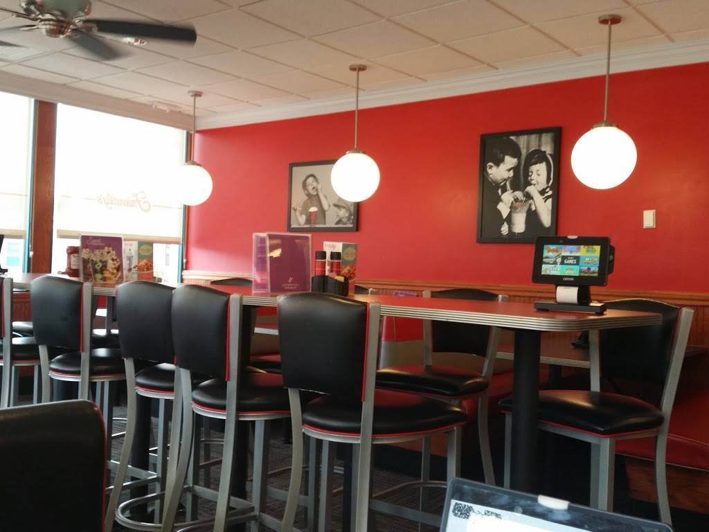 Friendlys | restaurant | 18 Pearson Blvd, Gardner, MA 01440, USA | 9786301821 OR +1 978-630-1821