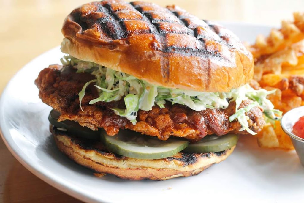 The River Kitchen and Bar | restaurant | 2909 N Sheffield Ave, Chicago, IL 60657, USA | 7739357500 OR +1 773-935-7500