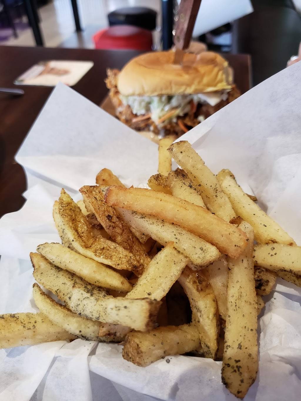 Roanoke ChopShop Live | restaurant | 309 S Oak St, Roanoke, TX 76262, USA | 8174028677 OR +1 817-402-8677