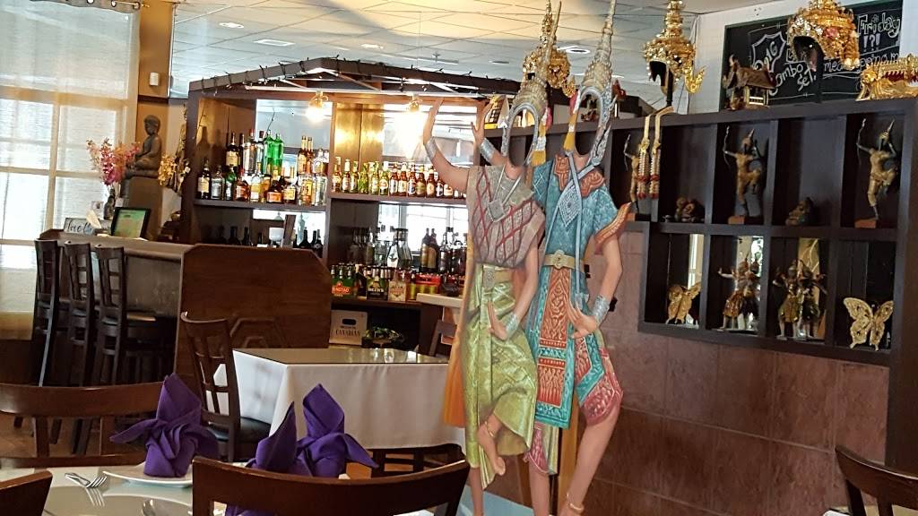 Bangkok Thai Cuisine | restaurant | 16775 Yonge St #8, Newmarket, ON L3Y 8J4, Canada | 9058957211 OR +1 905-895-7211