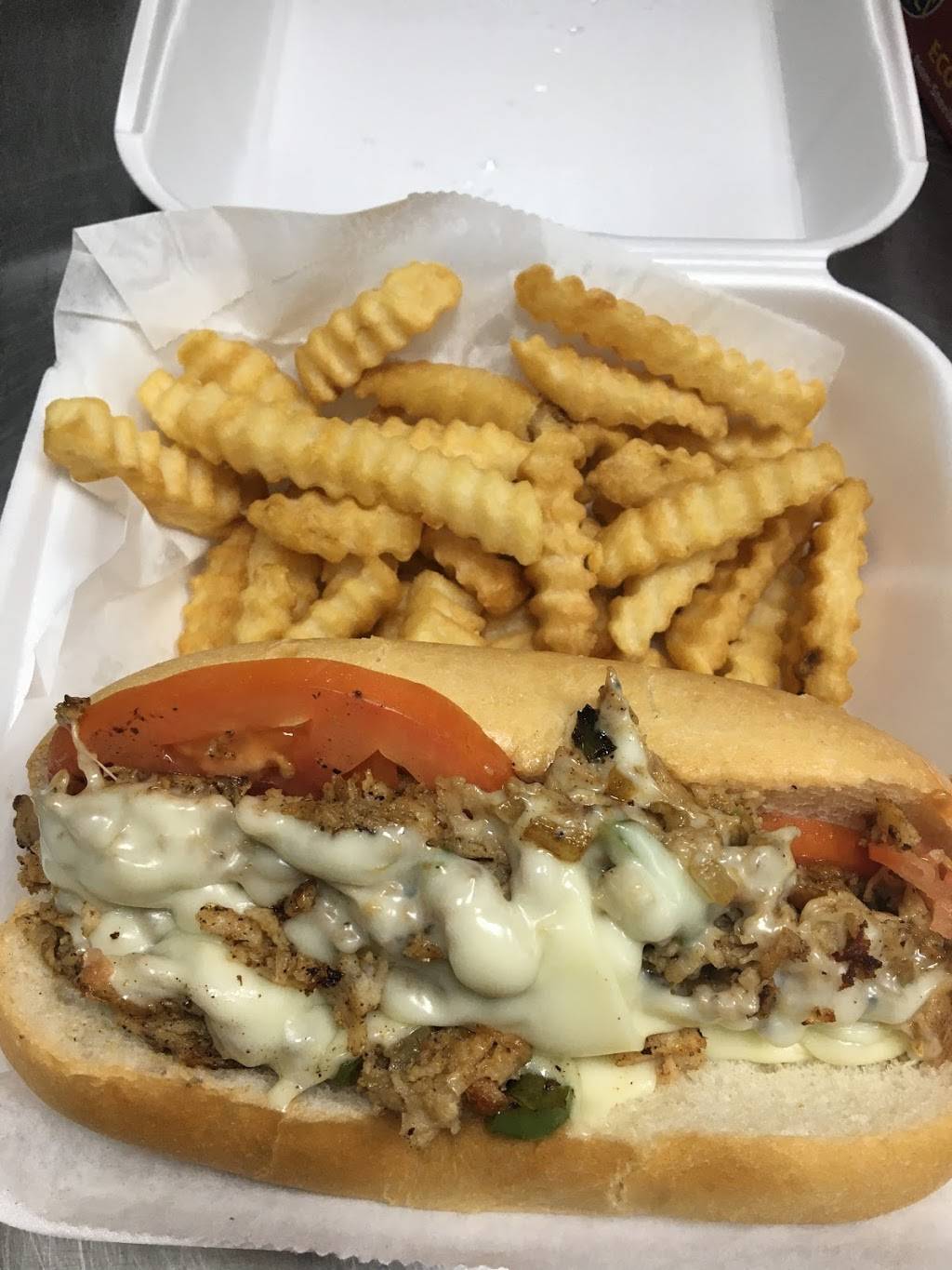 JJ Fish & Chicken | restaurant | 5849 Summer Ave, Memphis, TN 38134, USA | 9013831666 OR +1 901-383-1666