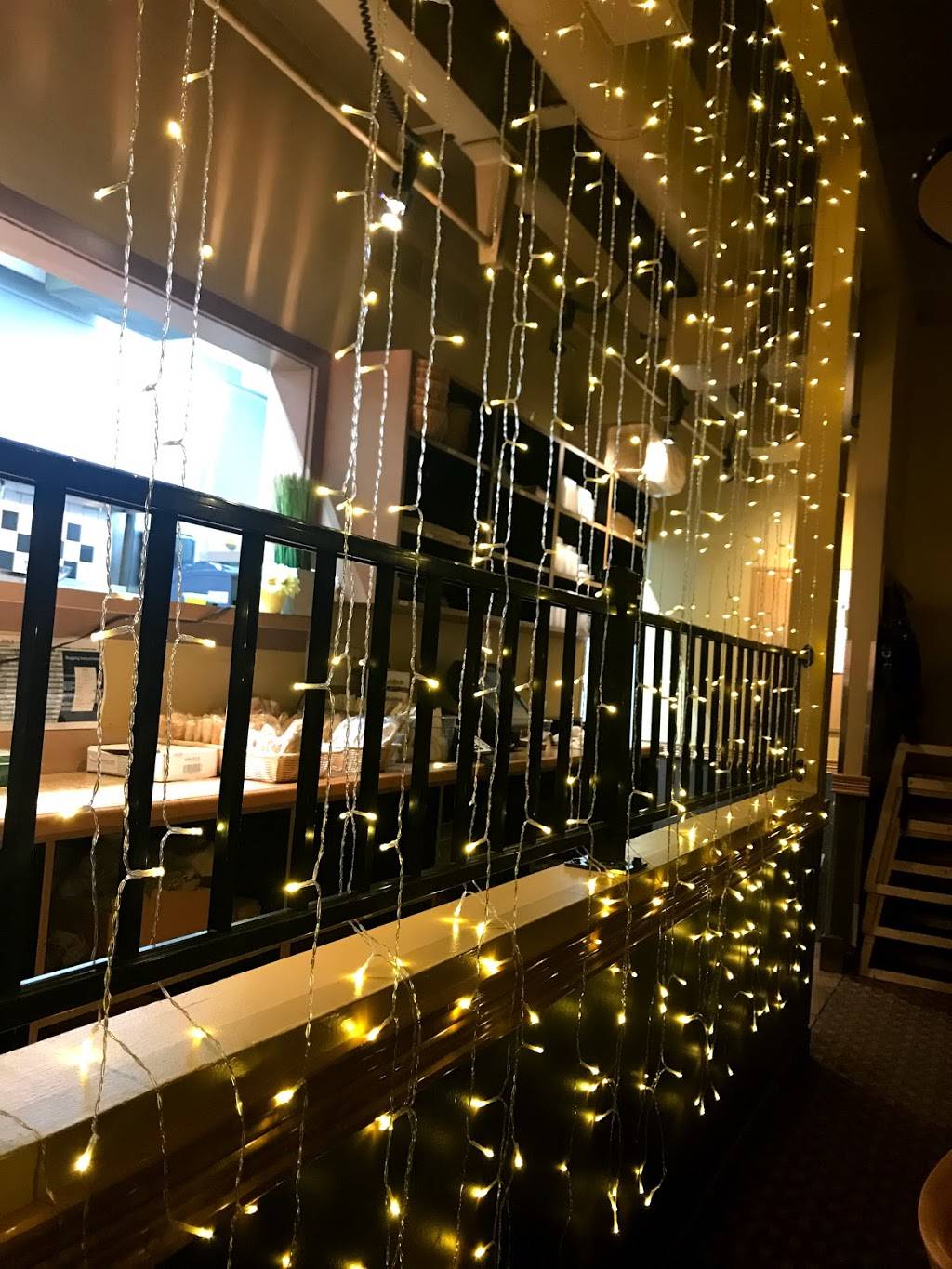 Aladdins Eatery Squirrel Hill | restaurant | 5878 Forbes Ave, Pittsburgh, PA 15217, USA | 4124215100 OR +1 412-421-5100