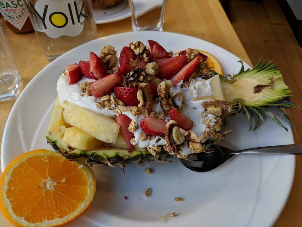 Yolk Streeterville | restaurant | corner of Grand & McClurg, 355 E Ohio St, Chicago, IL 60611, USA | 3128229655 OR +1 312-822-9655