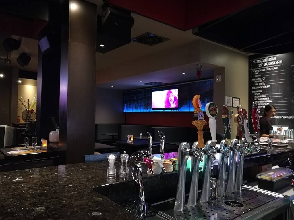 Rôtisserie St-Hubert | restaurant | 609 Boulevard des Bois Francs S, Victoriaville, QC G6P 5X2, Canada | 8193579226 OR +1 819-357-9226