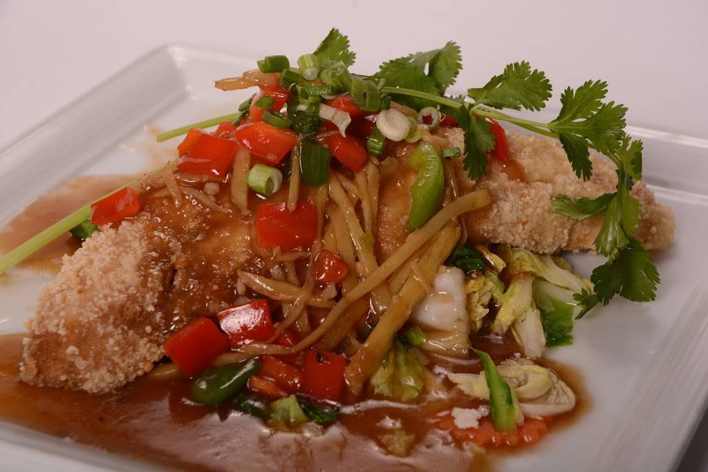 Tuptim Thai Restaurant | restaurant | 220 SW 29th St, Topeka, KS 66611, USA | 7852662299 OR +1 785-266-2299