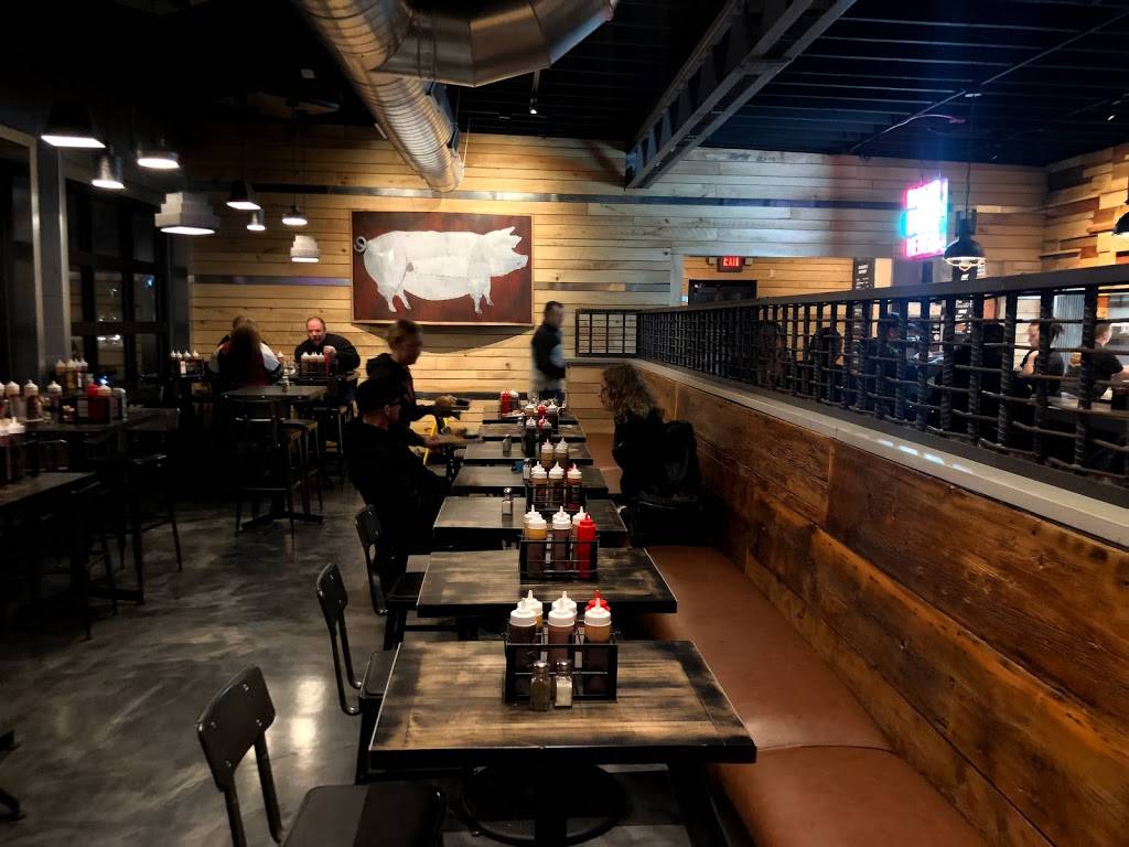 Woodpile BBQ | restaurant | 630 E Eleven Mile Rd, Madison Heights, MI 48071, USA | 2485658149 OR +1 248-565-8149