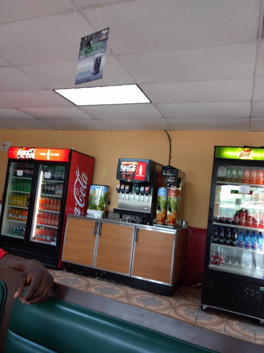 US Fried Chicken | restaurant | 4419 Tuckaseegee Rd, Charlotte, NC 28208, USA | 7049008406 OR +1 704-900-8406