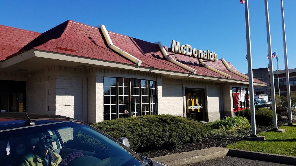 McDonalds | cafe | 20 N Canal St, Newton Falls, OH 44444, USA | 3308721641 OR +1 330-872-1641