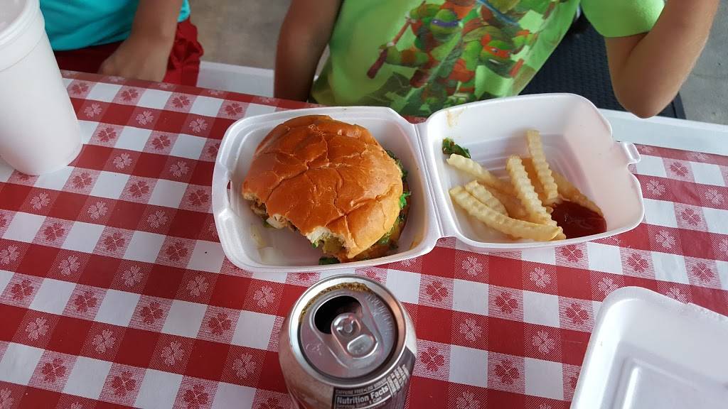 Mandinos | restaurant | 406 N Lake Ave, Twin Lakes, WI 53181, USA | 2628773647 OR +1 262-877-3647