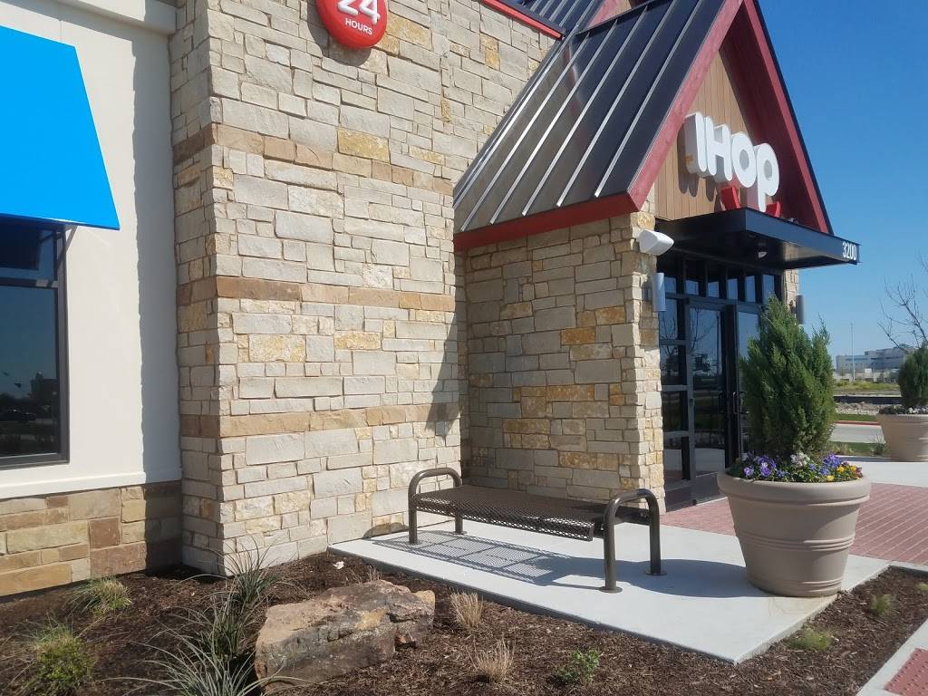 IHOP | restaurant | 3200 N Interstate 35, Denton, TX 76201, USA | 9403907051 OR +1 940-390-7051