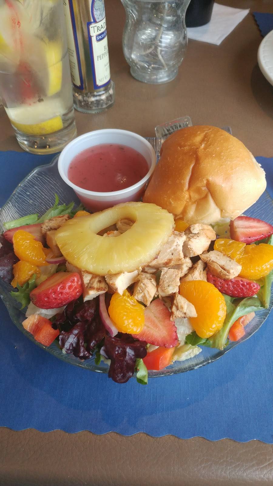 Bogeys Bar & Grill | restaurant | 3311 N River Rd, Fort Gratiot Twp, MI 48059, USA | 8109827010 OR +1 810-982-7010