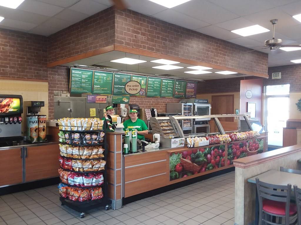 Subway | restaurant | 308 N Walnut St, Muncie, IN 47305, USA | 7652549338 OR +1 765-254-9338