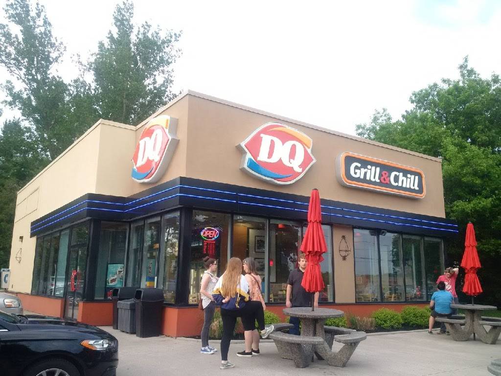 Dairy Queen | restaurant | 371 Yonge St, Barrie, ON L4N 4C9, Canada | 7057227797 OR +1 705-722-7797