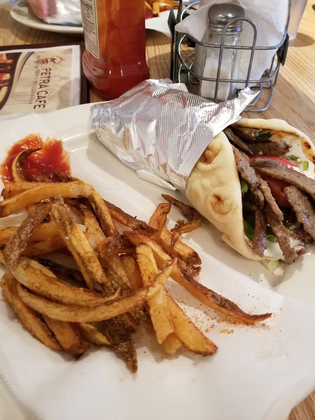 Petra Cafe | restaurant | 1680 Pass Rd, Biloxi, MS 39531, USA | 2282808444 OR +1 228-280-8444