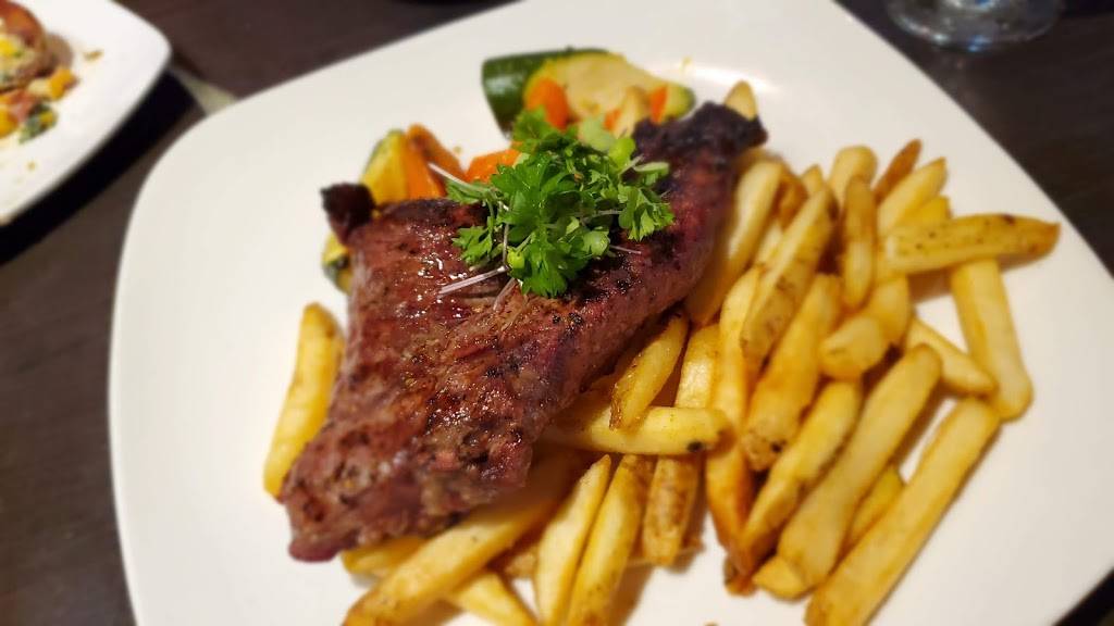 Trus Grill House | restaurant | 220 Riverview Dr, Chatham, ON N7M 5Z8, Canada | 5194360199 OR +1 519-436-0199