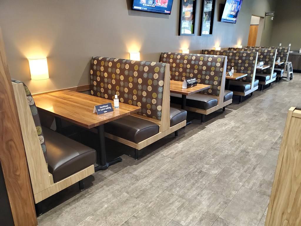 Wahlburgers @ Hy-vee | restaurant | 301 NE Rice Rd, Lees Summit, MO 64086, USA | 8163473526 OR +1 816-347-3526