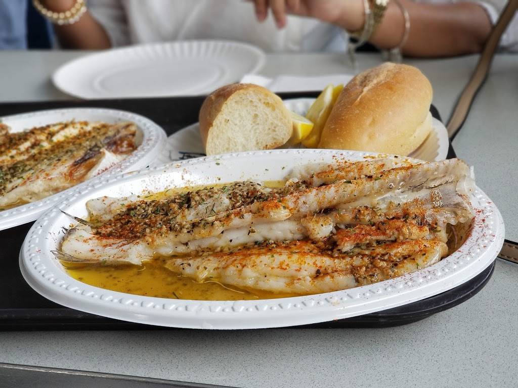 Johnnys Reef | restaurant | 2 City Island Ave, Bronx, NY 10464, USA | 7188852086 OR +1 718-885-2086