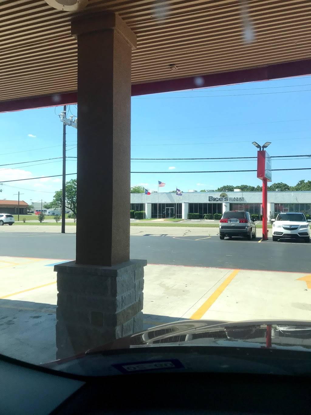 Lisas Chicken | restaurant | 625 W Bedford Euless Rd, Hurst, TX 76053, USA | 8179523037 OR +1 817-952-3037