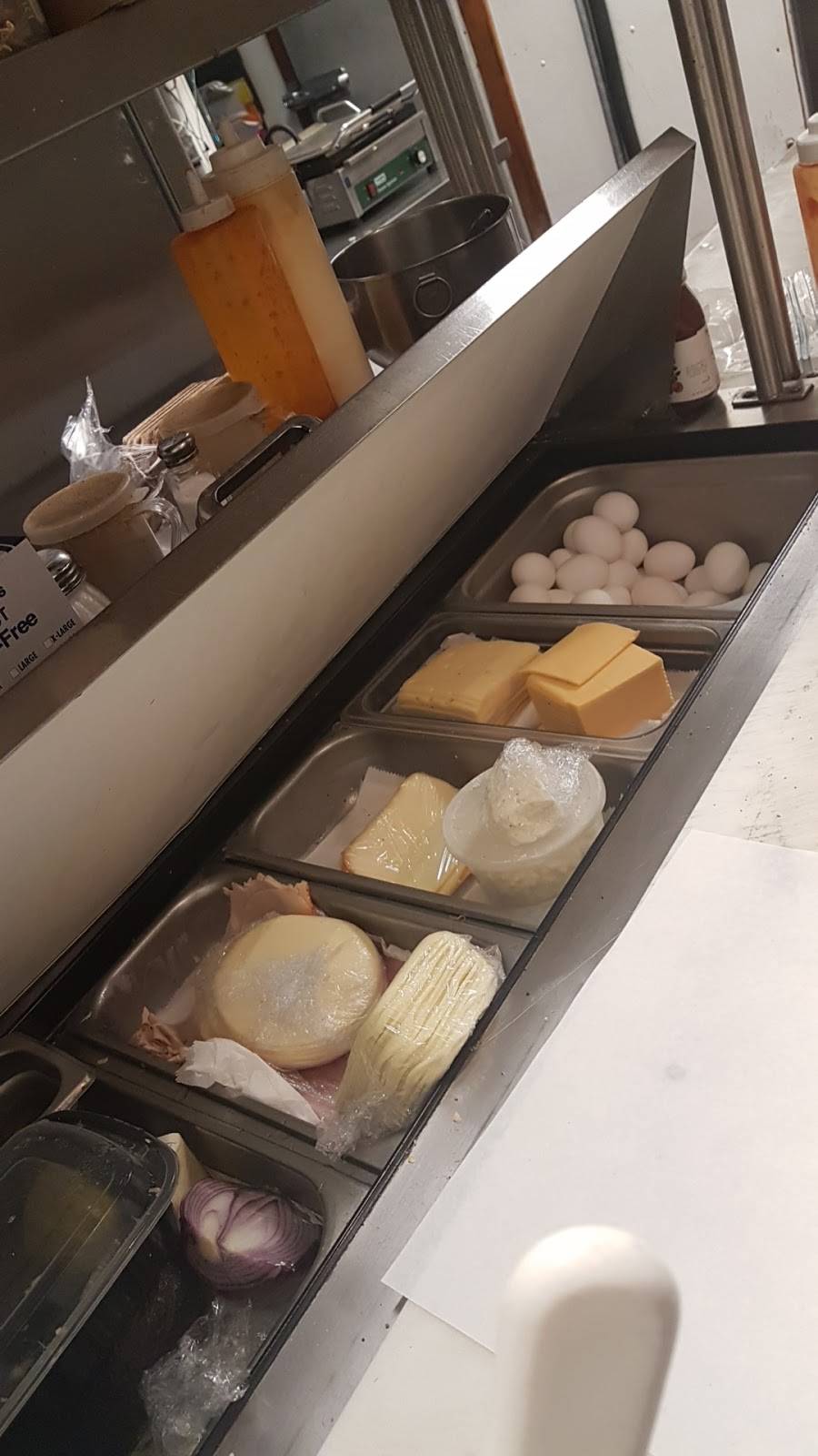 Fresco Pizza & Deli | restaurant | 623 NY-27A, Southampton, NY 11968, USA | 6312831774 OR +1 631-283-1774