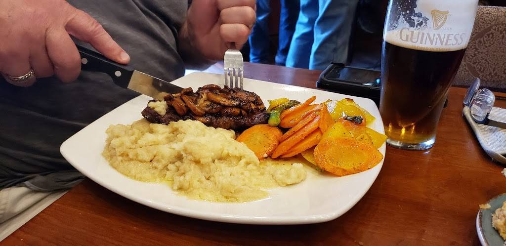 Kellys Kitchen Pub | restaurant | 5 Manitoba St, Bracebridge, ON P1L 1S4, Canada | 7056400222 OR +1 705-640-0222