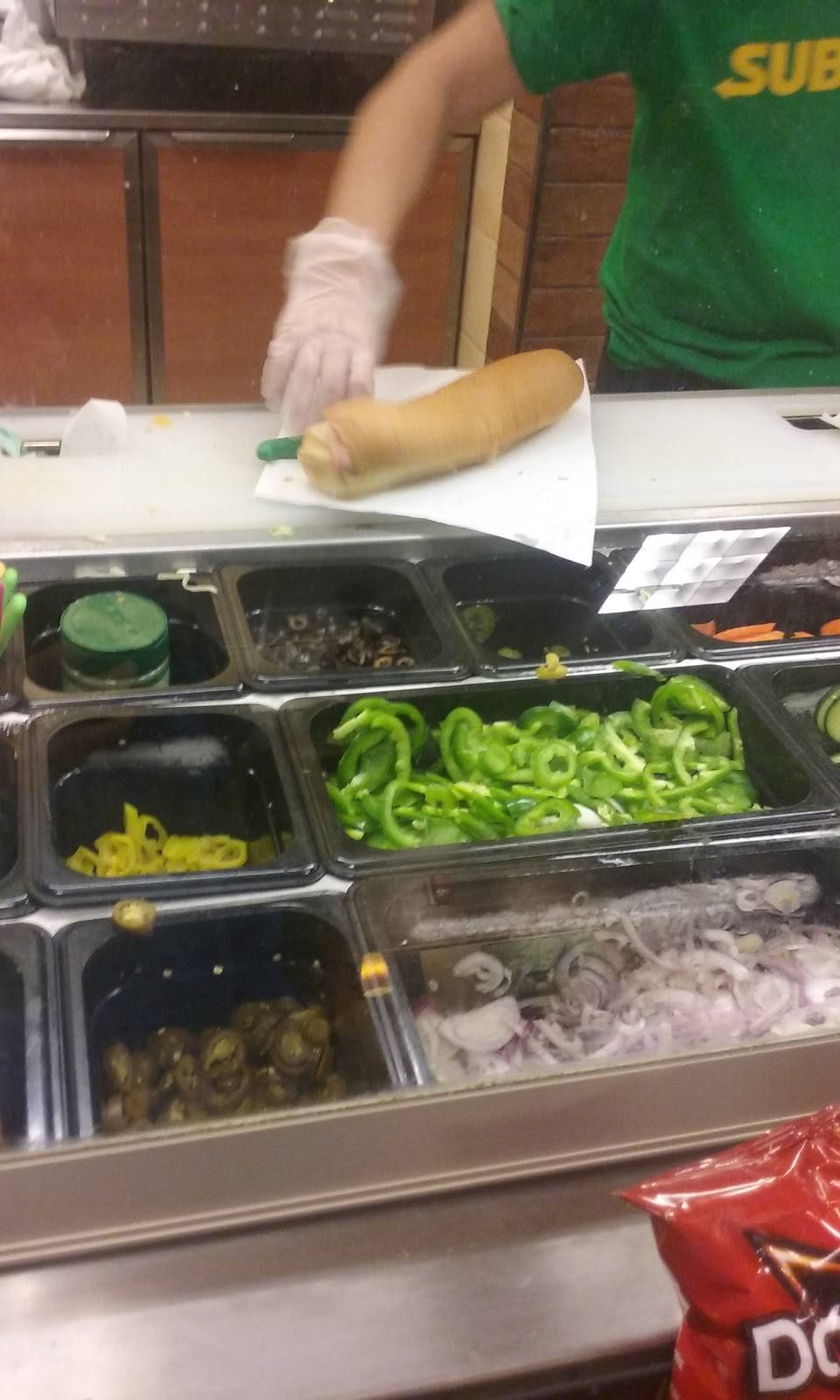 Subway Restaurants | restaurant | 1275 E, County Rd D Suite 105, Maplewood, MN 55109, USA | 6517835873 OR +1 651-783-5873