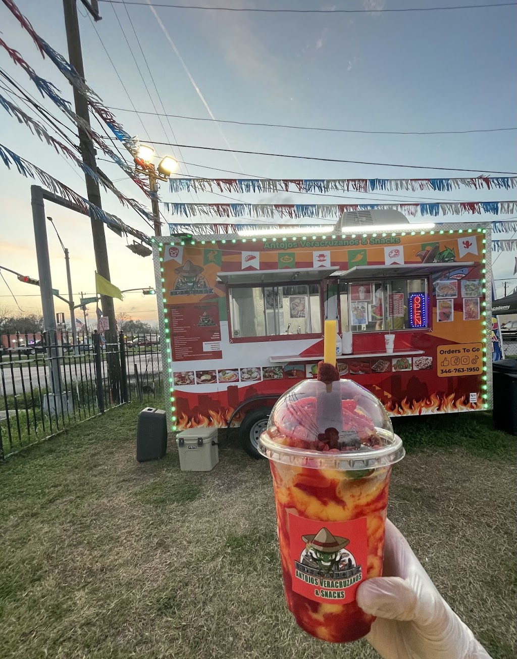 Antojos Veracruzanos & Snacks (Food Truck) | restaurant | 8501 Antoine Dr, Houston, TX 77088, USA | 3467631950 OR +1 346-763-1950