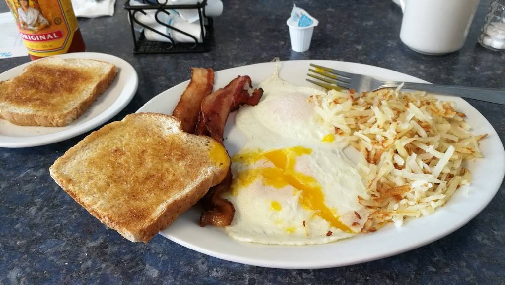 Chatter Box Cafe | restaurant | 140 S Schuyler Ave, Bradley, IL 60915, USA | 8159374402 OR +1 815-937-4402