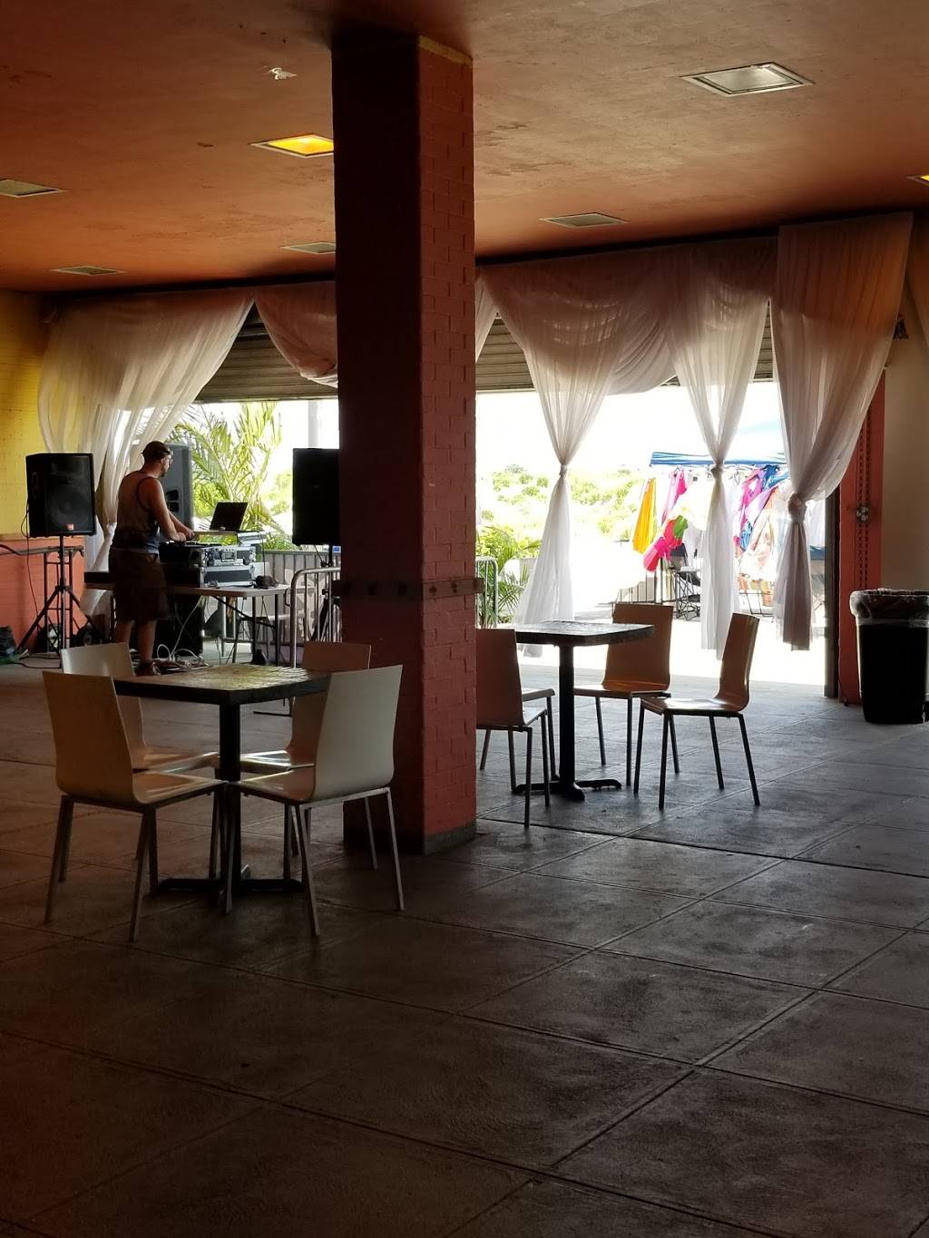 DredSurfer Grill | restaurant | 16-27 Seagirt Blvd, Far Rockaway, NY 11691, USA | 7184711691 OR +1 718-471-1691