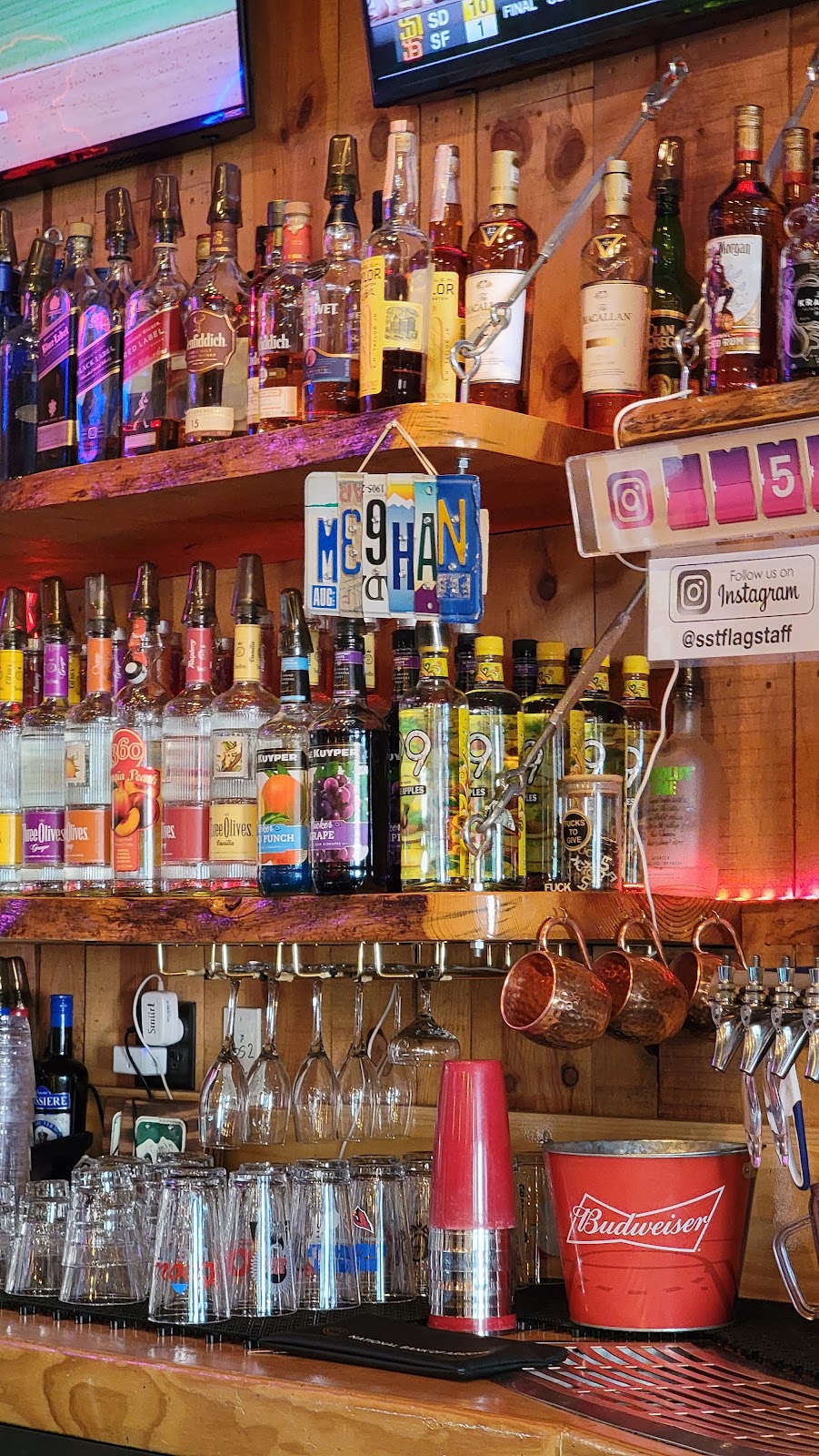 Southside Tavern | restaurant | 117 S San Francisco St, Flagstaff, AZ 86001, USA | 9282661773 OR +1 928-266-1773