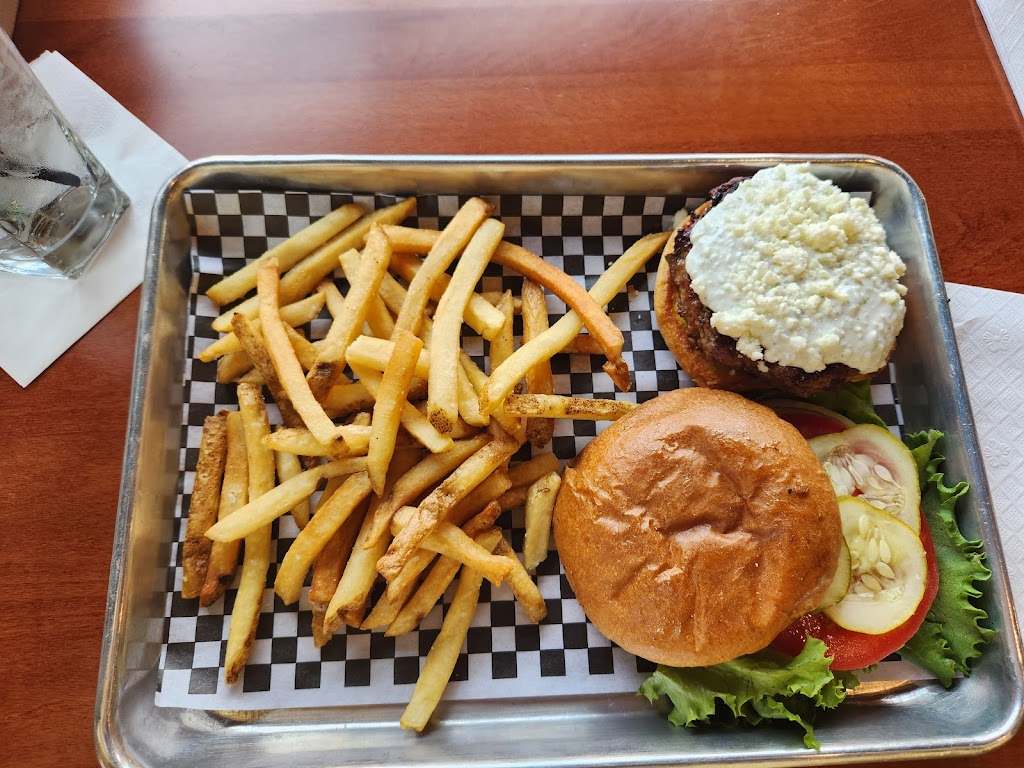 Knapps City Garage | restaurant | 36370 Main St, New Baltimore, MI 48047, USA | 5867252498 OR +1 586-725-2498