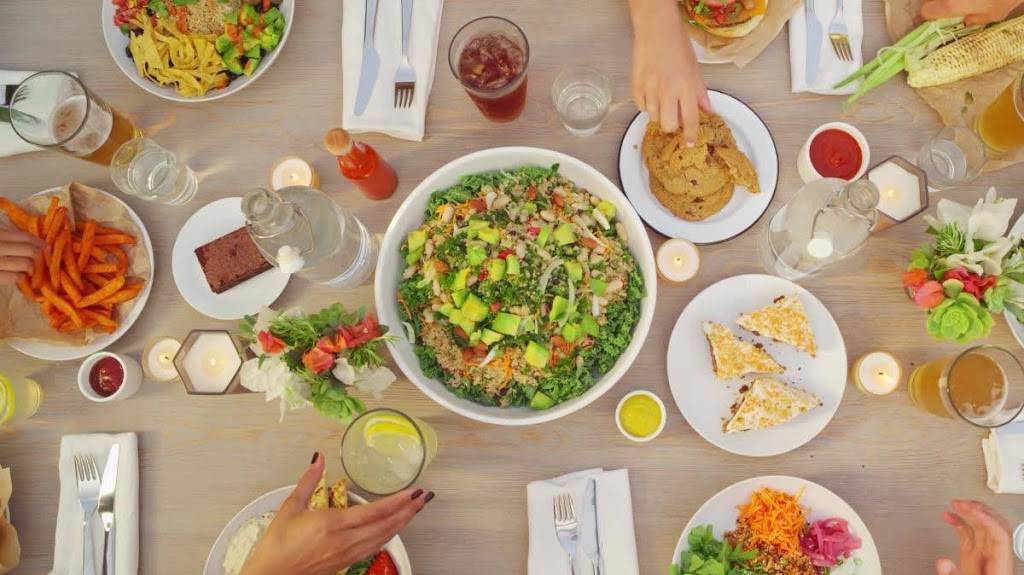 Veggie Grill | restaurant | 308 Westwood Plaza, Los Angeles, CA 90095, USA | 3104696795 OR +1 310-469-6795